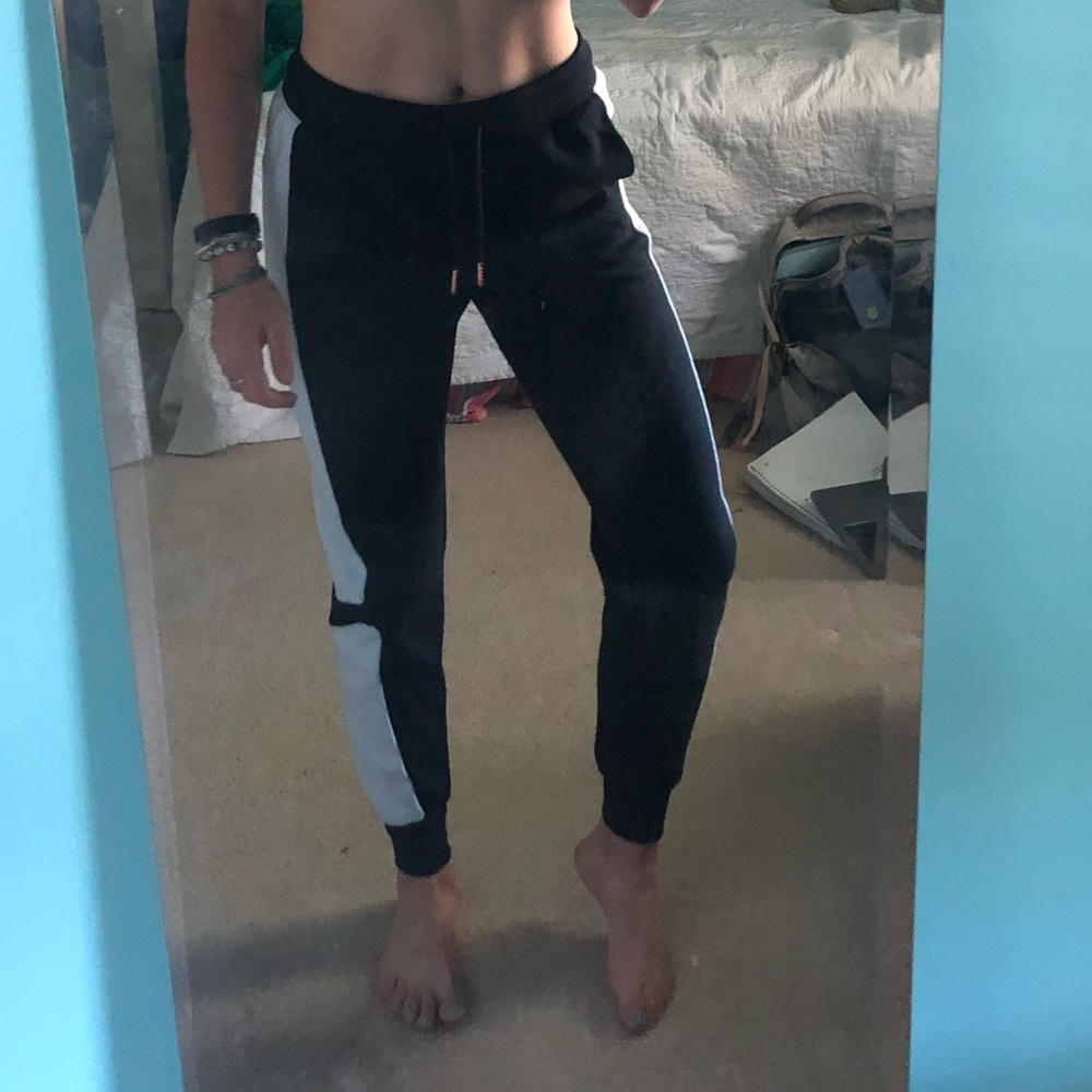 Onzie Joggers